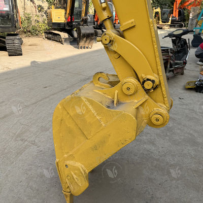 USED koparka PC40 ze wzmocnionymi funkcjami bezpieczeństwa i płynnym działaniem hydraulicznym