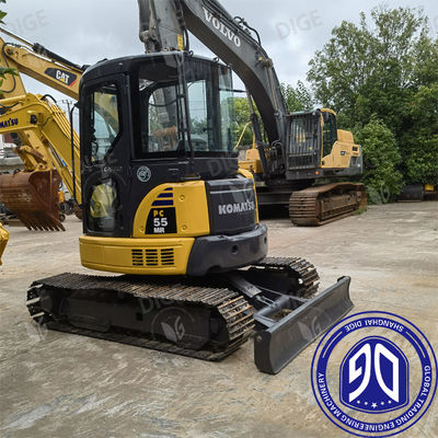 Wykorzystaj moc koparki Komatsu PC55 do swoich projektów budowlanych