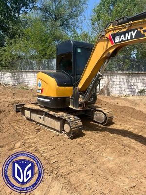 Uniwersalna koparka Sany SY55C do różnych zastosowań budowlanych