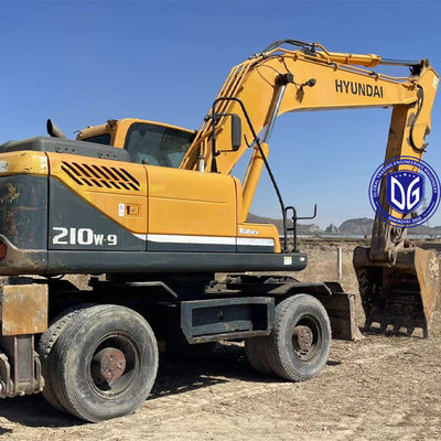 Używany Hyundai Model 210W-9 oryginalny i w dobrym stanie