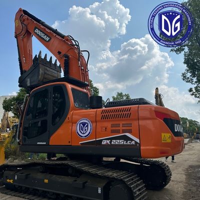 Doosan DX225 Excavator – Reliable 22 Ton Machine for Construction Projects