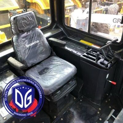 Chiny Gorąca sprzedaż Stosowany Shantui SD32 Bulldozer Wysokiej mocy Shantui 320HP Ciężka maszyna budowlana w magazynie