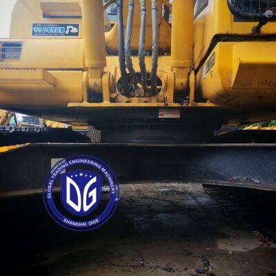 Używana koparka Komatsu PC130 z Japonii, koparka hydrauliczna 13-tonowa z łyżką 0,5 m³