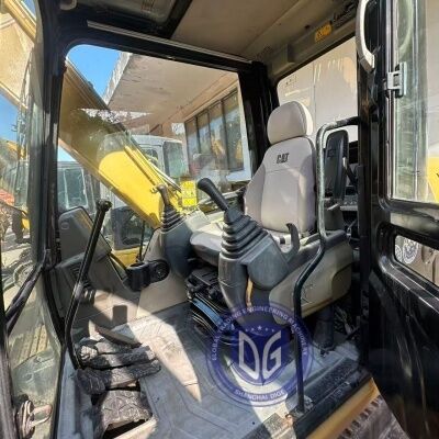 Używany grabarz Caterpillar CAT307D kompaktowy wydajny gotowy do pracy